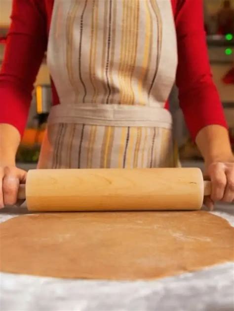 Tips And Tricks To Perfectly Roll Dough Cake Decorist