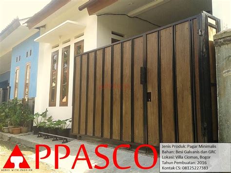 Untuk ukuran pagar yang ideal adalah antara 1.2 hingga 1.5 meter, namun contoh gambar pagar minimalis 2020 selanjutnya, bergaya matte dengan warna hitam, terlihat unik dan berbeda dari pagar biasanya. Pagar Minimalis GRC di Villa Ciomas Bogor (Dengan gambar) | Minimalis, Desain eksterior