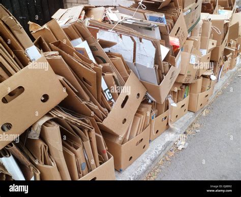 Cardboard Trash Hi Res Stock Photography And Images Alamy