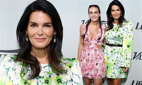 Angie Harmon 49 Poses With Her Look Alike Daughter Finley 18 Daily