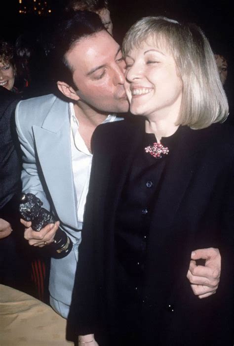 25 Photos Of Freddie Mercury And Mary Austin His First And Only True