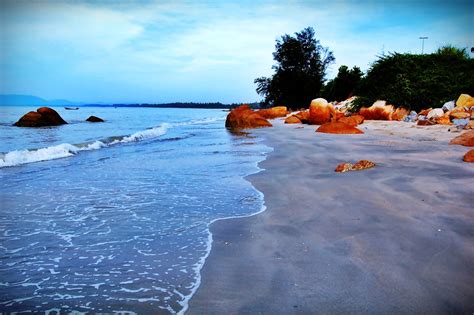 Property is on the beach or right next to it. De Rhu Beach Resort, Pantai Balok Kuantan