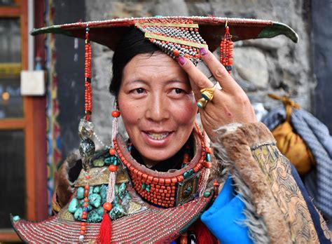 Tibetan Women Celebrate Ancient Traditions Cn