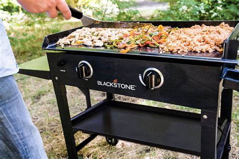 Blackstone 28 Inch Outdoor Flat Top Gas Hibachi Grill Griddle Station 2
