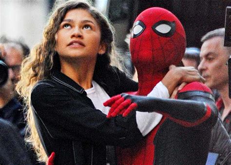 Zendaya and tom holland have seemingly confirmed that they're dating in real life! Tom Holland: 'Zendaya estará en Spider-Man 3'