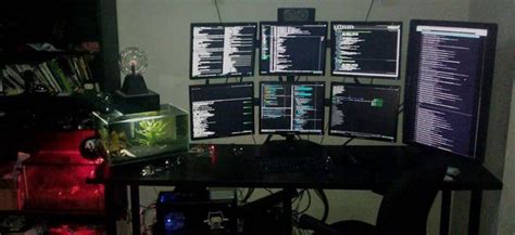 21 Of The Coolest Dual Monitor Setup Youll Ever See Computer Station