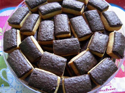 Untuk penyajian, anda dapat melihat seperti gambar kue tart di atas. Paling Populer 11+ Gambar Coklat Batangan Untuk Kue ...