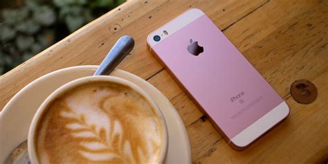 Apples Old School Iphone Se Is Now The Best Iphone For The Money Smartphones