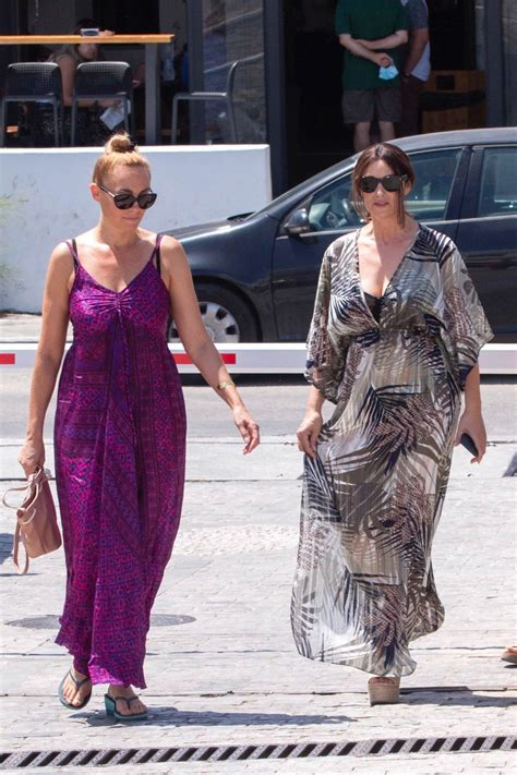 Consumers could need a plumbing service for anything from a minor faucet drip or stubborn clog to a complete bathroom remodel or a broken pipe that floods an entire bathroom or kitchen. Monica Bellucci - Out in Paros Island in Greece 08/07/2020 • CelebMafia