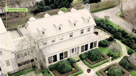 Inside Martha Stewarts Plush Winter Home One Of Seven Houses On Her