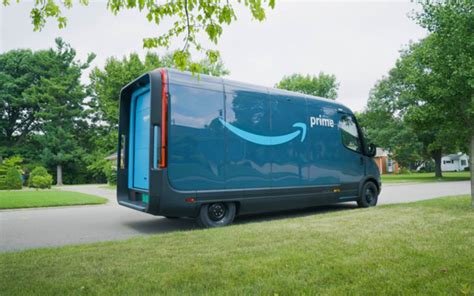 Amazon Electric Delivery Vehicles Made By Rivian Hit The Road