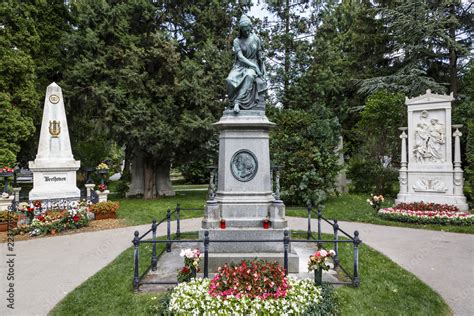 Beethoven Grave