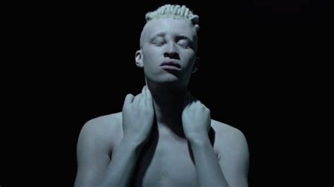 Shaun Ross Stars In A New Video That Will Have You Thinking Youre Trippin Balls