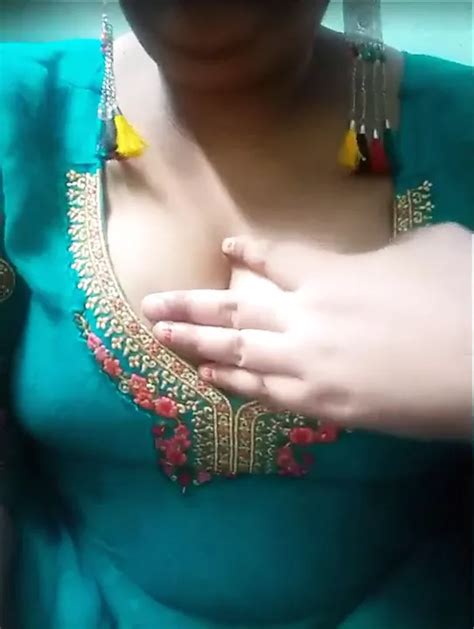 big boobs desi aunty in dress shows cleavage xhamster