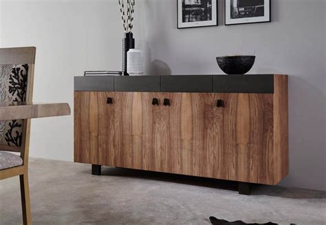 Y es que por norma general los aparadores de madera conjugan con todo y aportan un aspecto muy peculiar tanto a hogares modernos como a aquellos en los que predomina una decoración más clásica. Aparador de diseño rústico colonial madera (2)