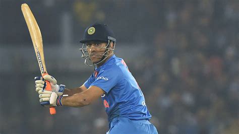 Ms Dhonis Hits Six In The Last Ball Of The Indian Innings Video