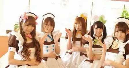 下课以后我就没有什么事儿。 我喜欢跟朋友一起去玩儿或者去看电影。 我也喜欢去咖啡馆。 晚上七点回宿舍, 我复习功课, 看电视, 画报和杂志。 我九点洗澡, 十一点半睡觉。 星期六和星期日我不上课。 晚上我和朋友一起去迪厅玩。 有时也去酒吧喝啤酒。 2.14-16，大庆地区超人气动漫展!百湖游戏动漫节等你来玩!