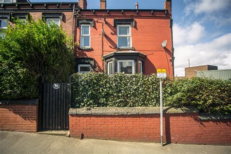 Leeds Room In A Shared House Harehills Lane Ls8 To Rent Now For £37000 Pm
