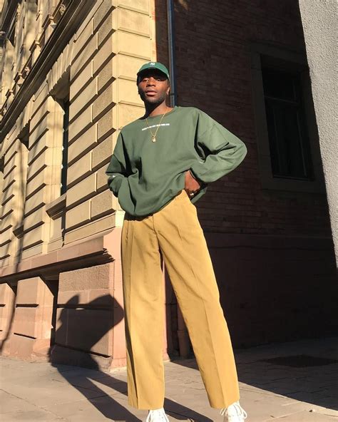 Mens Fall Streetwear Inspiration Green Hat Green Sweatshirt