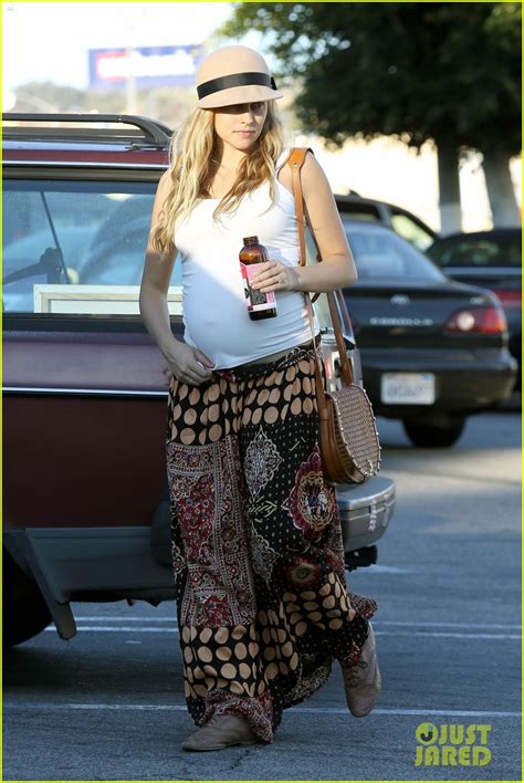 Teresa Palmer Newly Married And Very Pregnant On Xmas Eve Photo 3018165 Pregnant Celebrities