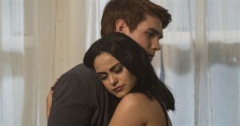 Archie And Veronicas Relationship Is Heating Up In ‘riverdale Season 2