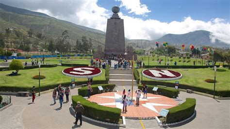 Monument Mitad Del Mundo Découvrez Quito Avec Expediafr