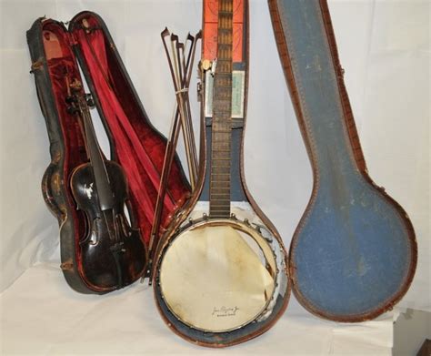 Lot Of Vintage To Antique Musical Instruments Lot 370