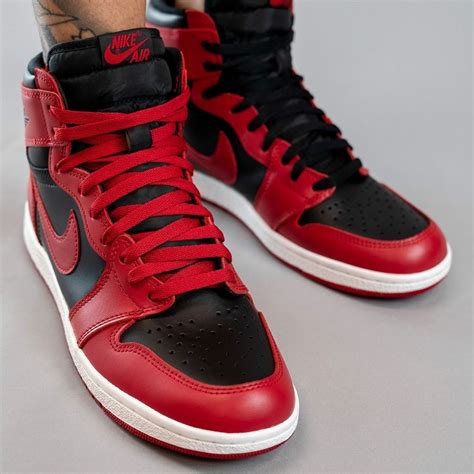 The clean hue comprises its leather. On Foot Look At The Air Jordan 1 Retro High '85 "Reverse ...