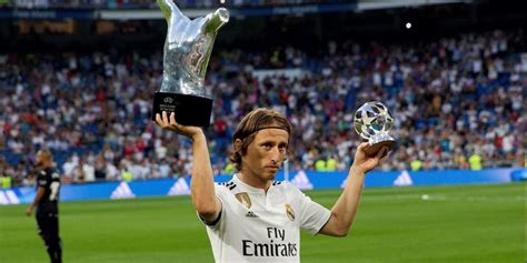 Последние твиты от luka modrić (@lukamodric10). FIFA 19: Luka Modric es el mejor jugador de Ultimate Team ...