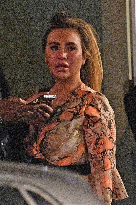 Lauren Goodger Picture Exc Worse For Wear Star Sobs In The Street