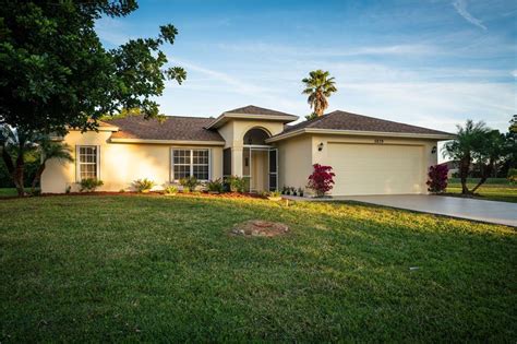 5879 Nw Canada St Port Saint Lucie Fl 34986 Mls M20022056 Redfin