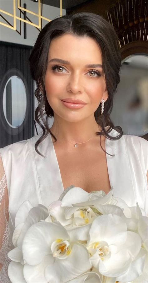 Wedding Makeup Looks For Brunettes Soft Neutral Makeup Look For