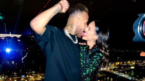 Who Is Bruna Biancardi Neymar S Pregnant Girlfriend Who Has Been Cheated By Superstar