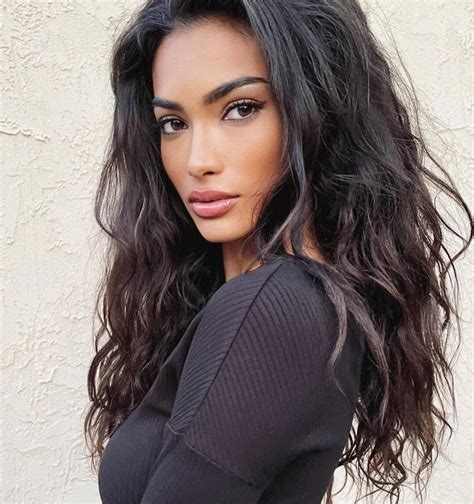 Picture Of Kelly Gale