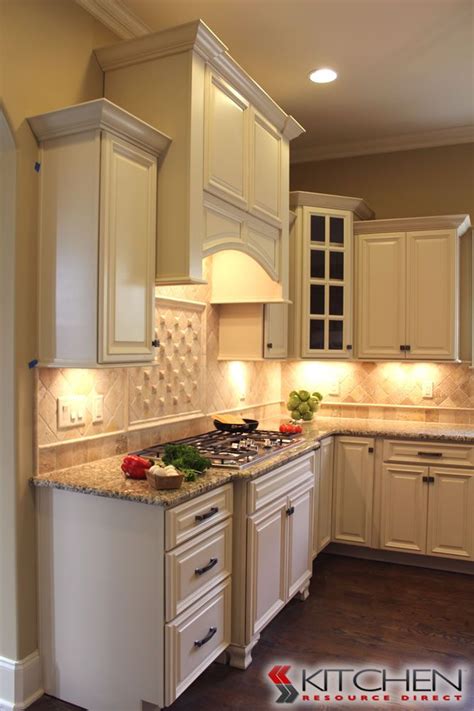 For cheap kitchen cabinets of just for the cheapest kitchens available in the uk. Freeport Maple Vanilla Photo Gallery | Discount Kitchen Cabinets | Discount kitchen cabinets ...