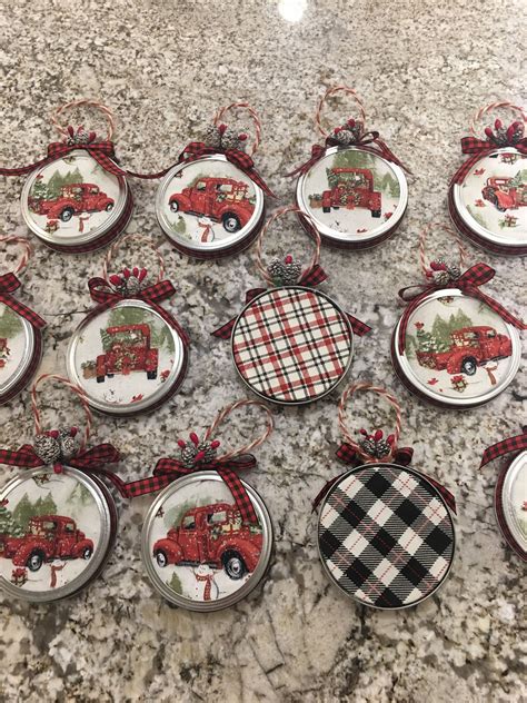 15 Mason Jar Lid And Fabric Christmas Ornament Masonjarchristmascrafts
