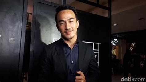 A failing boxer uncovers a family secret that leads him to a mystical tournament called mortal kombat where he meets a group of warriors who fight to the. Wah, Joe Taslim Perankan Sub Zero di Film Mortal Kombat
