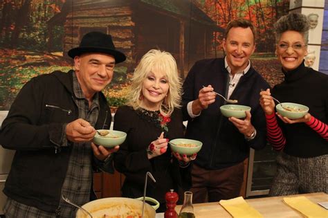 Pin By Cindy Labron On Dollys Love For Food Dolly Parton Dolly Couple Photos
