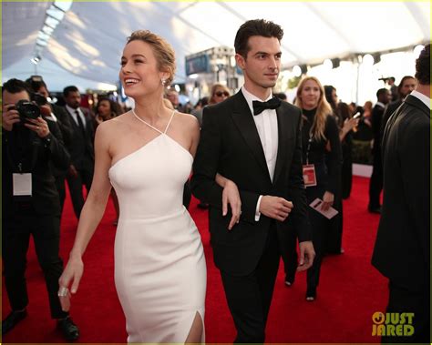 Brie Larson And Fiance Alex Greenwald Couple Up At Sag Awards 2017 Photo 3849726 Brie Larson