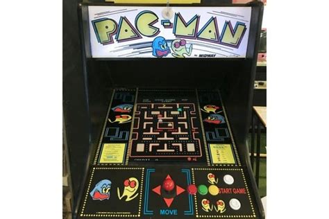 ¡cómete una bola de energía para ir a por los fantasmas. El Pac-Man cumple 40 años y presenta una versión ...