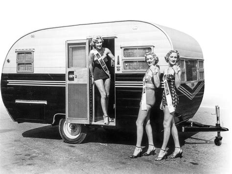 75 Years Of Trailer Life Evolution Of Rving Trailer Life Vintage Campers Trailers Vintage
