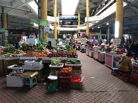 Hom Market Hanoi A Wonderful Place For Fashion Food Lovers