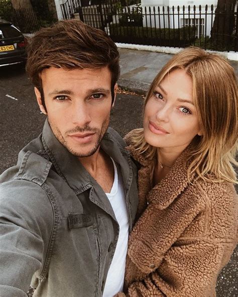 Le Couple Caroline Receveur Et Hugo Philips