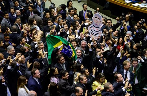 Those who would frame and ratify the u.s. Plenário da Câmara aprova o pedido de impeachment de Dilma ...