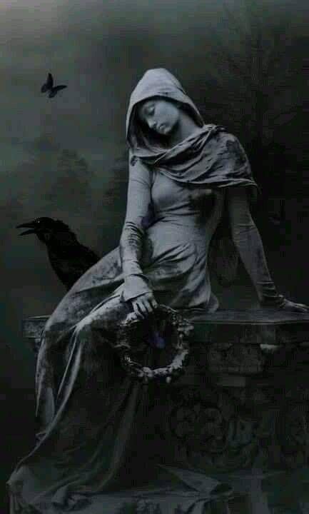 Pin By ☣️ ☠️ Crow ☠️ ☣️ On ☠️ Crows Ravens ☠️ Cemetery Statues