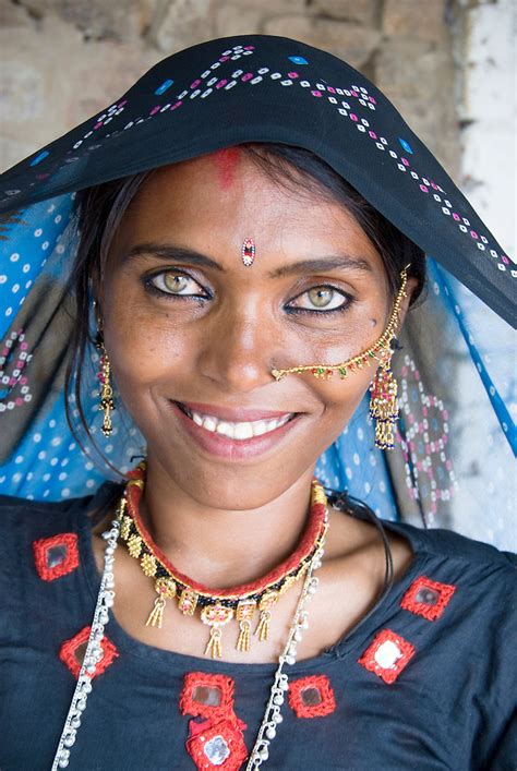 Portrait of a beautiful Rajasthani woman (India) | Let'sch Focus