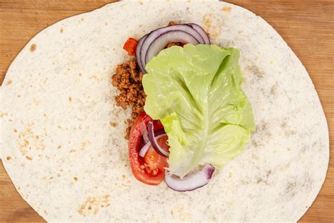 Tortilla With Minced Meat Tomato Lettuce Creative Commons Bilder