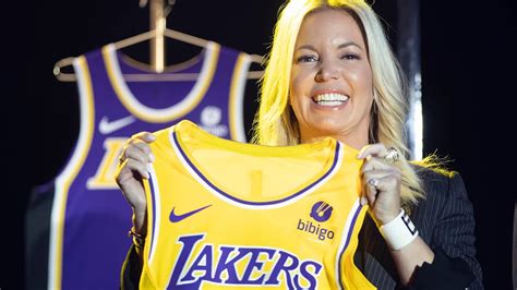 La Lakers Jeanie Buss Goes All In On Female Wrestling Franchise They