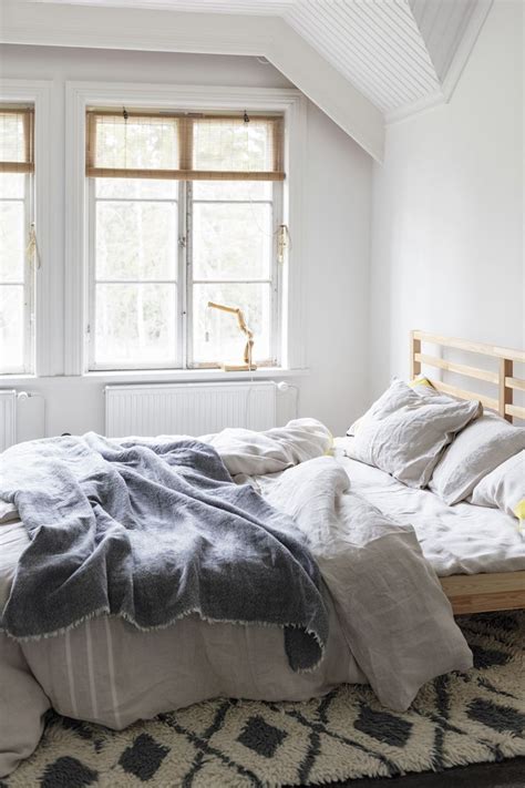 18 Scandinavian Bedroom Ideas That Are Cozy Contemporary And Easy To