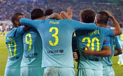 Find the best free stock images about fc barcelona player. FC Barcelona players reflect on a 'tough game' and a 'fair ...